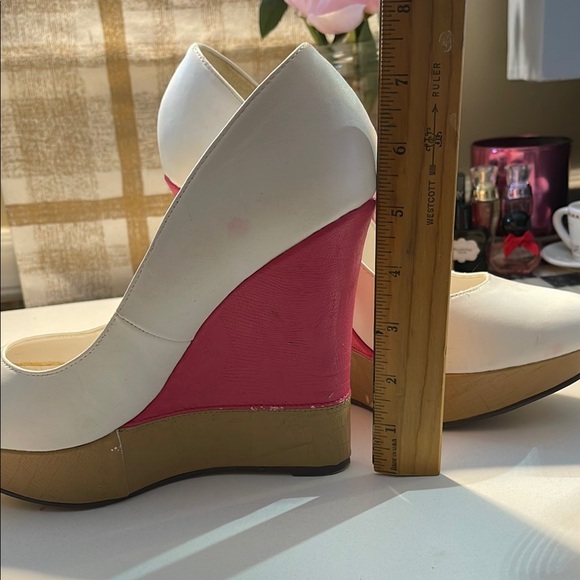 Michael Antonio White and Pink Wedge Shoes - Picture 6 of 13